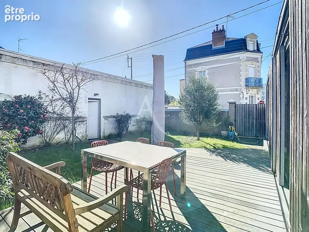 Tours Velpeau Maison 200 m2 avec grand garage 50 m² et jardin proche gare - photo 2