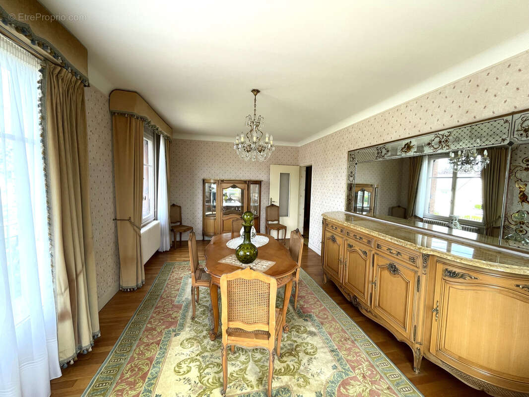 Grande Maison -  4 Chambres - Garages - photo 2