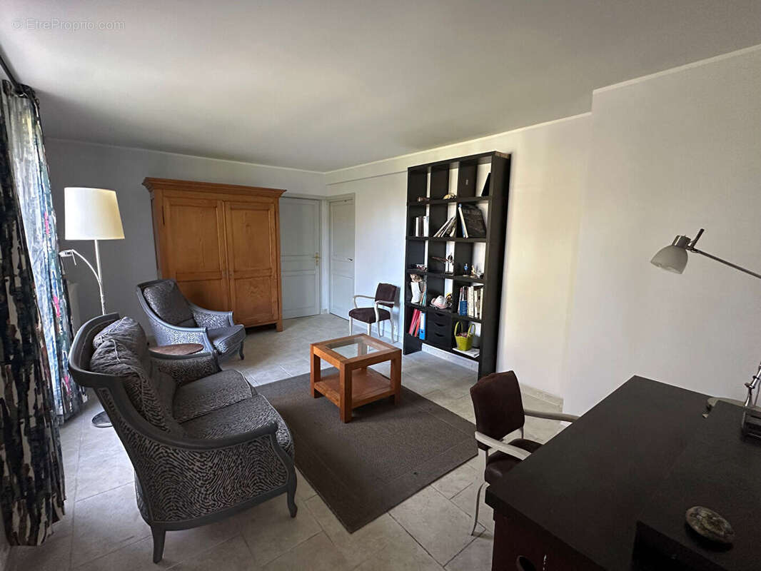 Maison à FEROLLES-ATTILLY