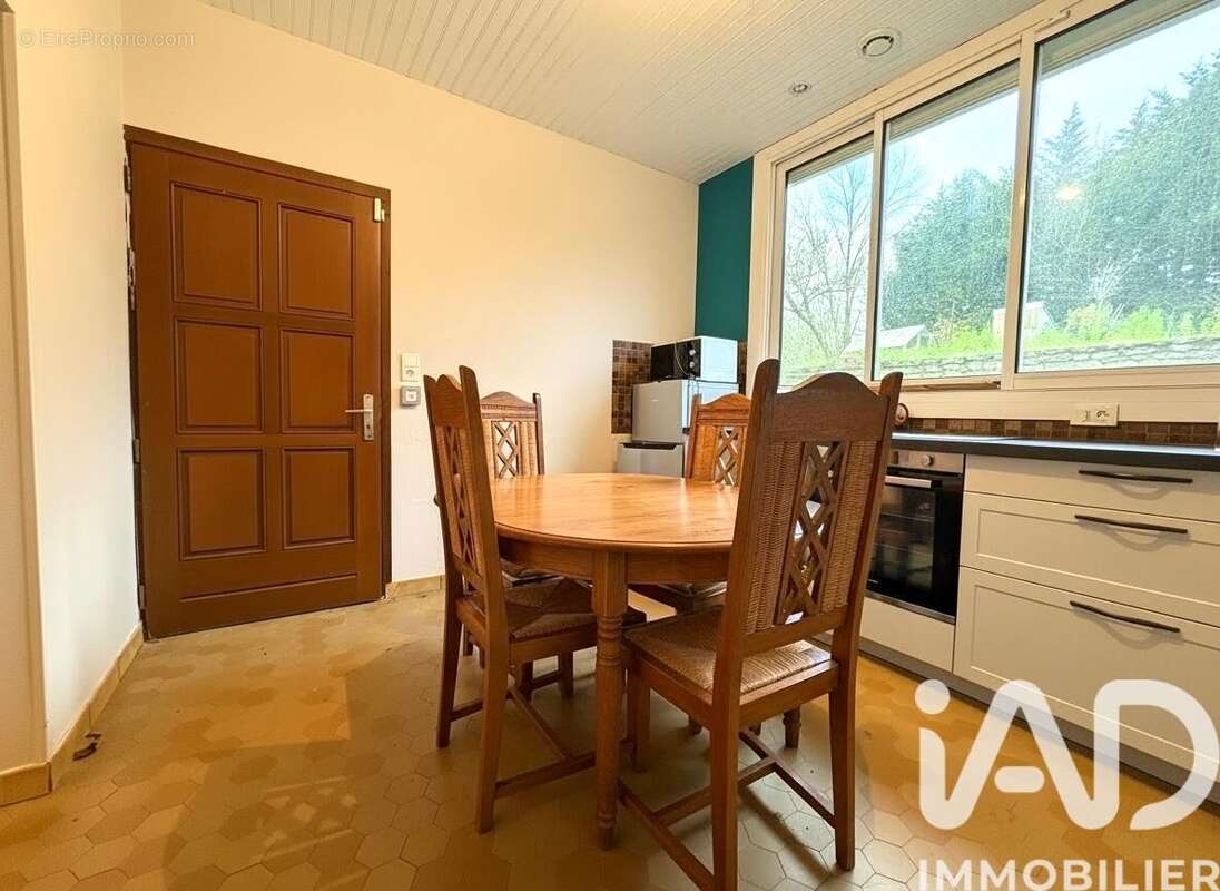 Maison 187 m² à Maillet  - photo 7