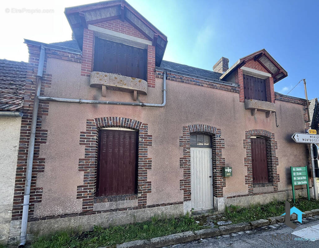 Maison à ALLUYES