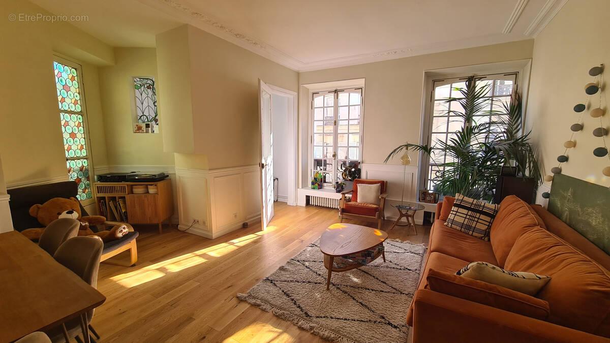 Appartement à PARIS-9E