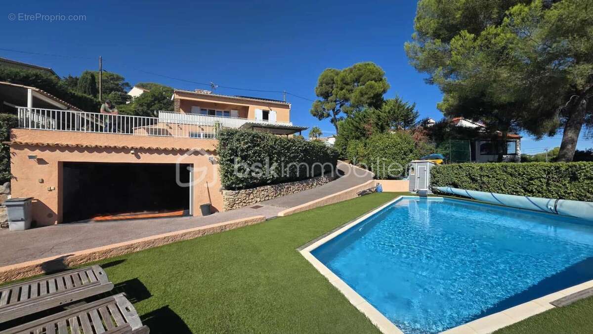 Maison à ROQUEBRUNE-SUR-ARGENS