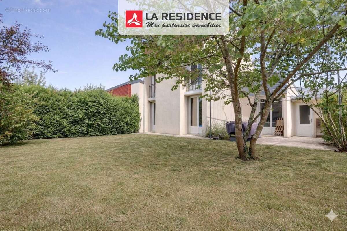 Maison 109 m² à Saint-Gervais-La-Foret  - photo 9