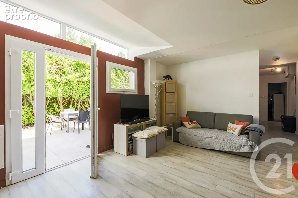 Appartement 83 m² à Fontaine  - photo 4