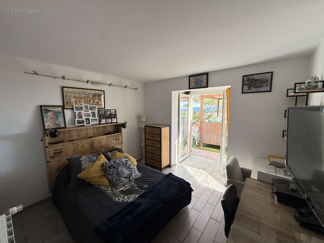 Maison à ROQUEBRUNE-SUR-ARGENS