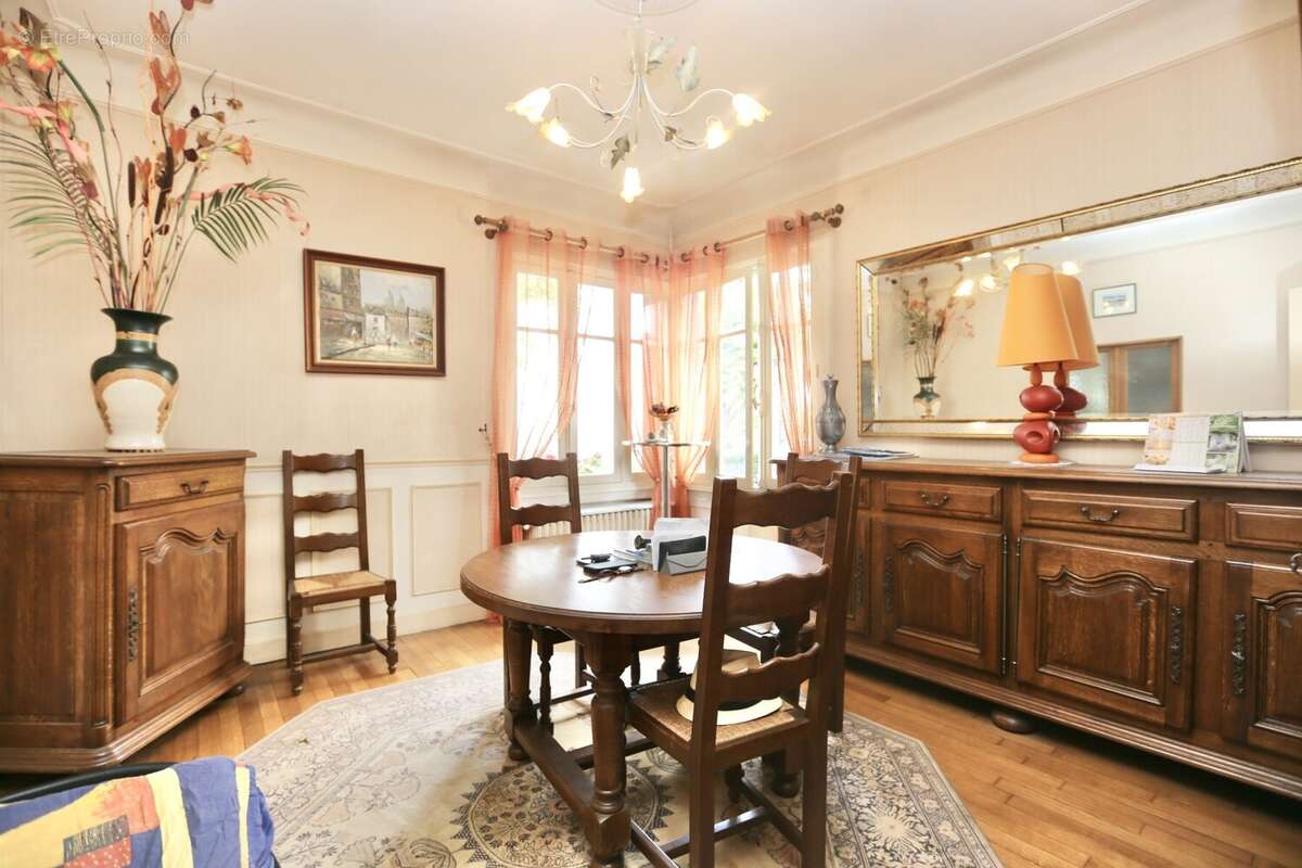 Maison 120 m² à Rosny-Sous-Bois  - photo 3