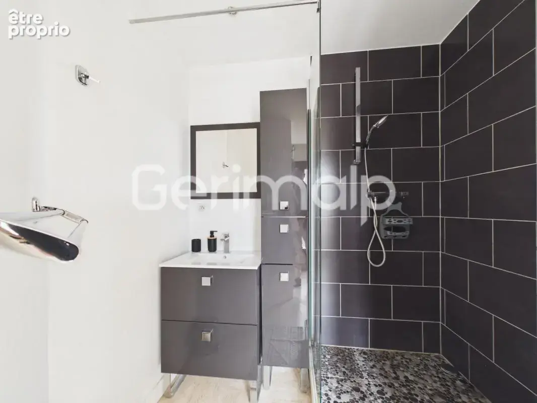 Vente - Appartement - 5 pièces + cuisine - 104,13 m² - 790 - photo 5