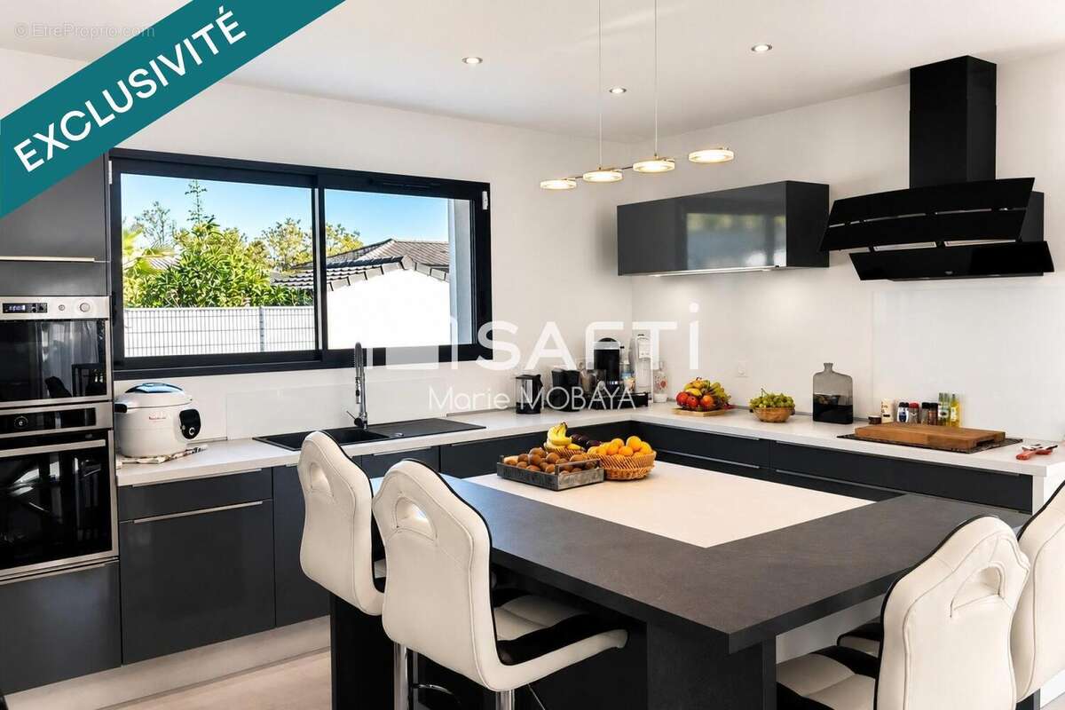 Maison 185 m² à Saint-Genes-De-Fronsac  - photo 4
