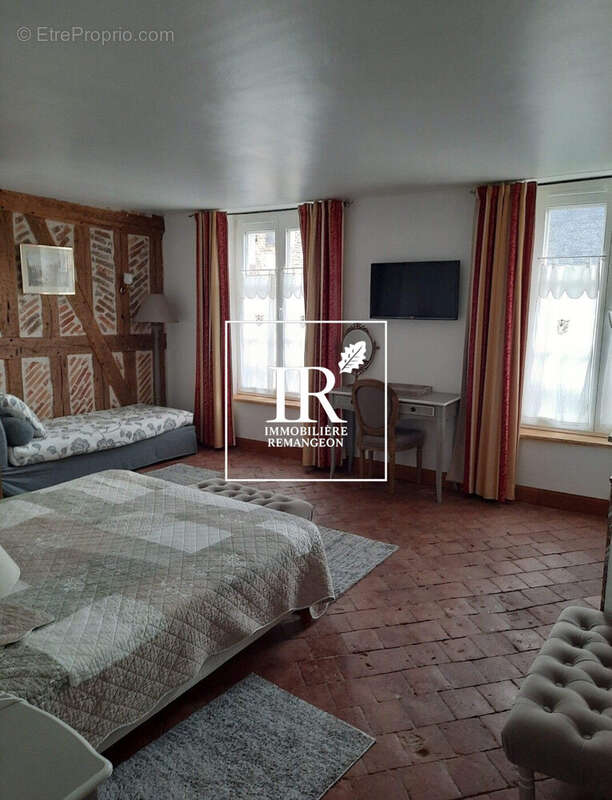 Maison 643 m² à Chaumont-Sur-Tharonne  - photo 8
