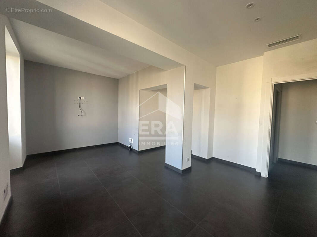 Appartement à SAINT-MAXIMIN-LA-SAINTE-BAUME