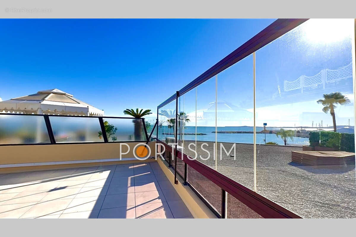 Appartement à SAINT-LAURENT-DU-VAR