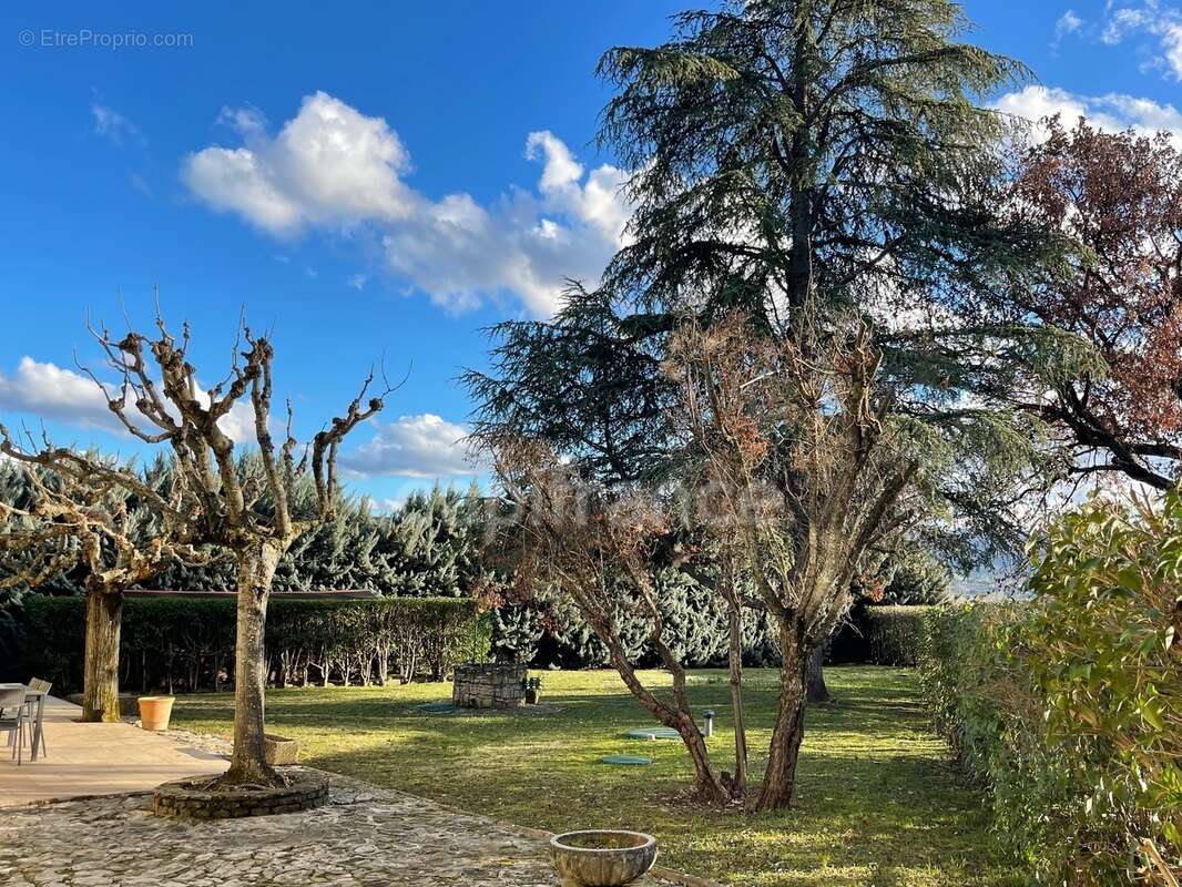 SAINT-SATURNIN-LÈS-APT – Propriété d’exception au cœur du Luberon, piscine et tennis privé Terrain de 5800 m² - photo 12