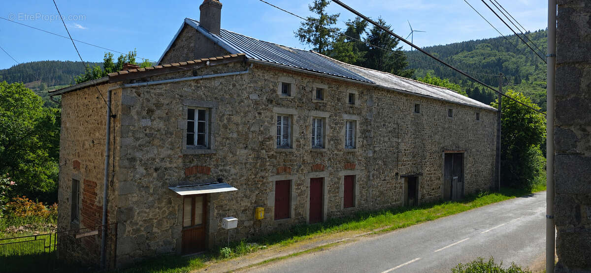 Maison à LAPRUGNE