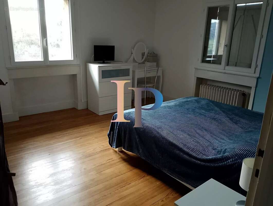 Maison à LA CLAYETTE