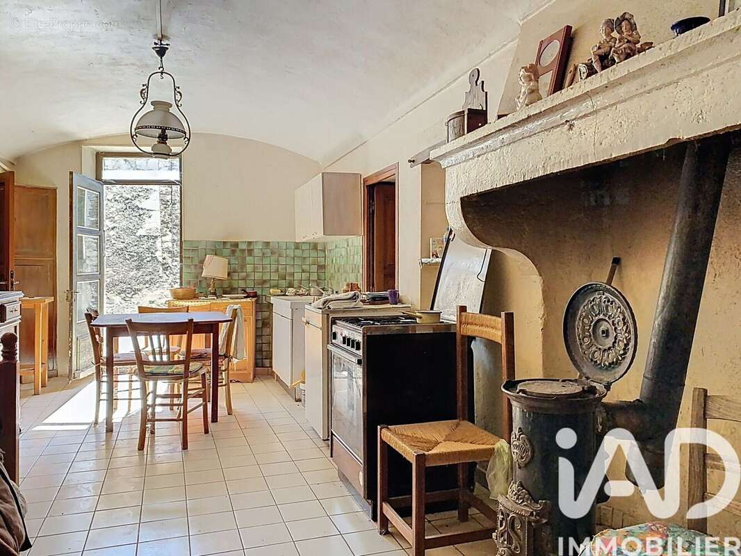 272 m² à Le Poet-Laval  - photo 8
