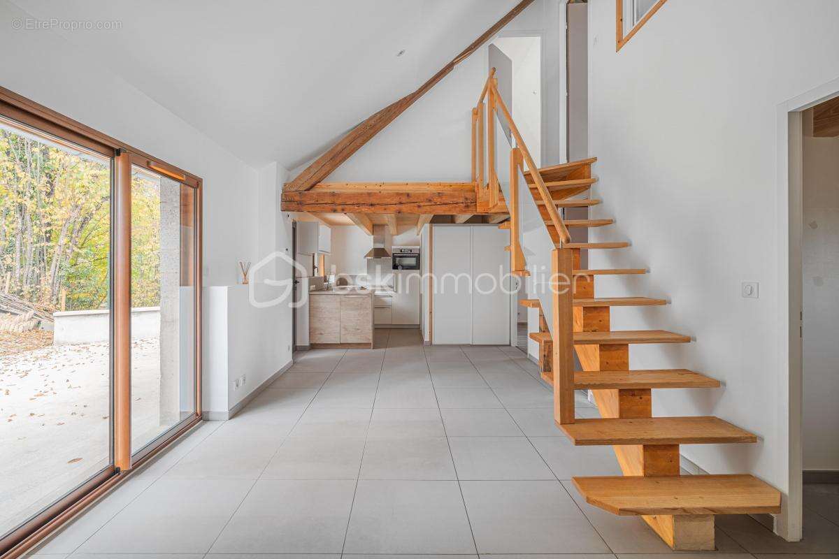 Appartement à VAULX