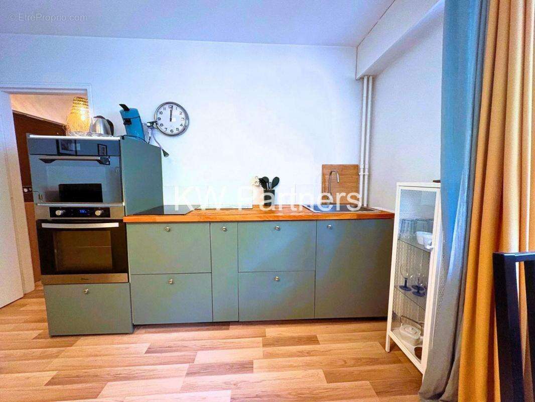 Appartement à PARIS-14E