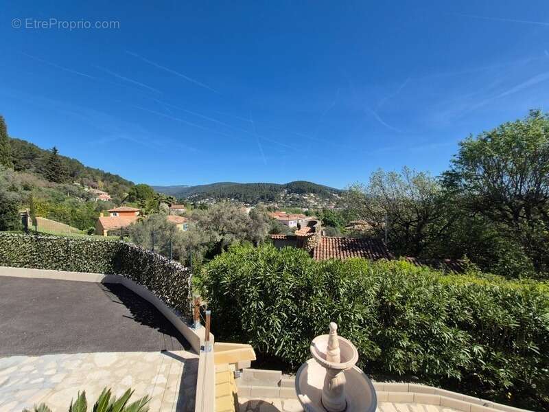 Maison à SOLLIES-VILLE