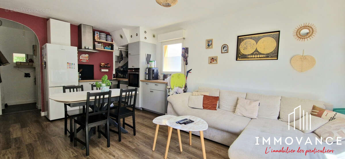Appartement à MAUGUIO