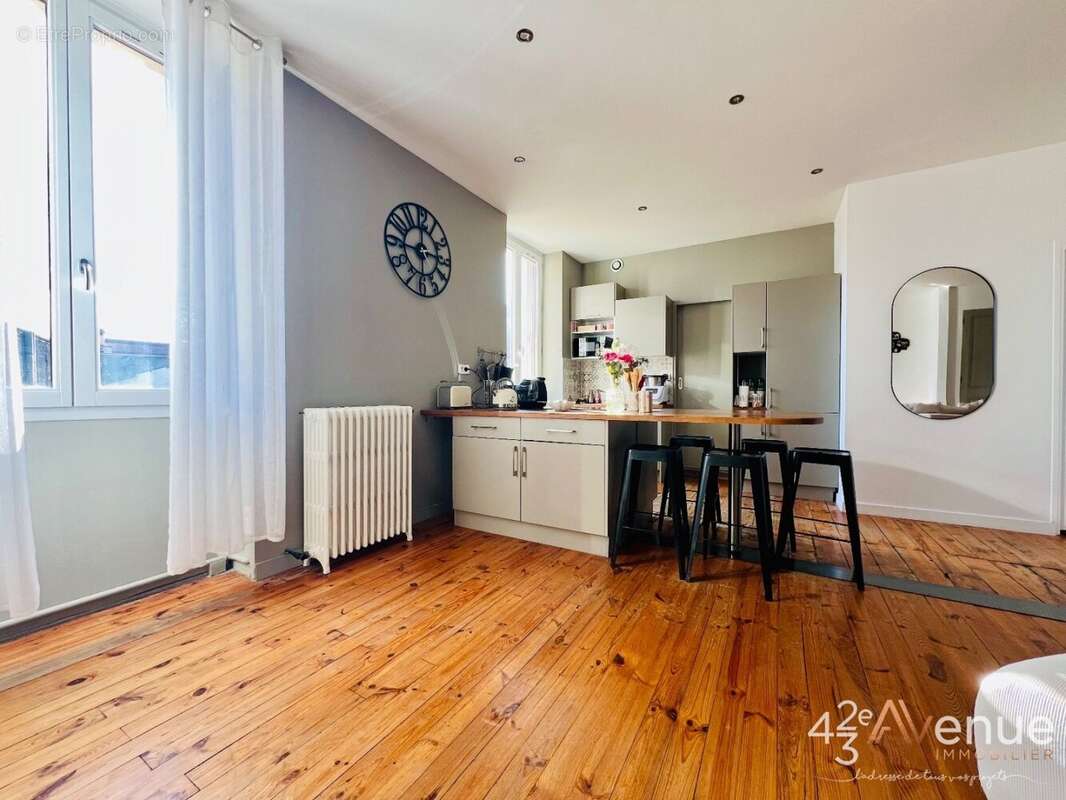 Appartement à SAINT-ETIENNE