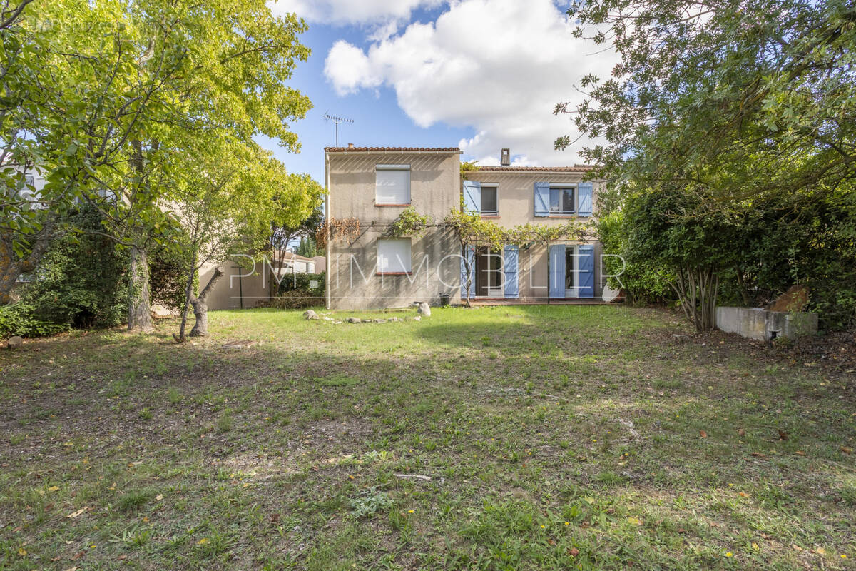 Maison à SIMIANE-COLLONGUE