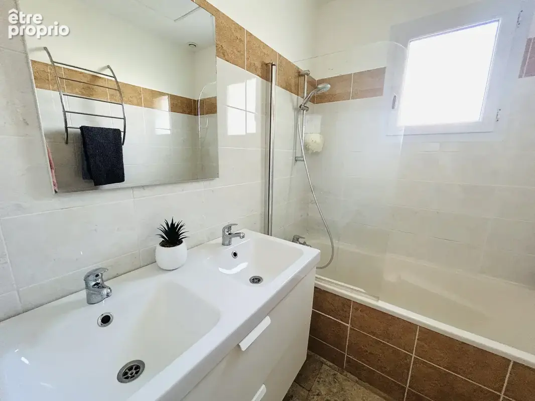 Maison familiale rénovée de 105m2 avec piscine - Grazailles Carcassonne - photo 15