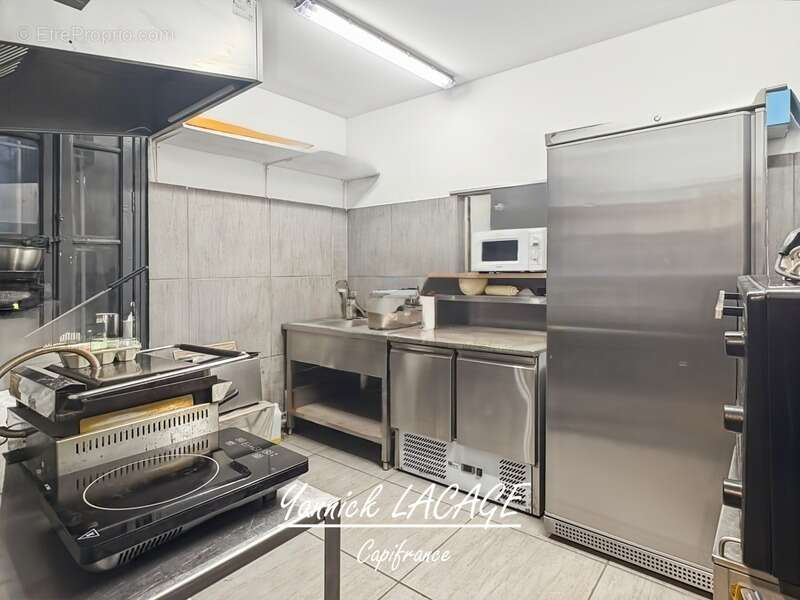 Commerce à MARSEILLE-8E