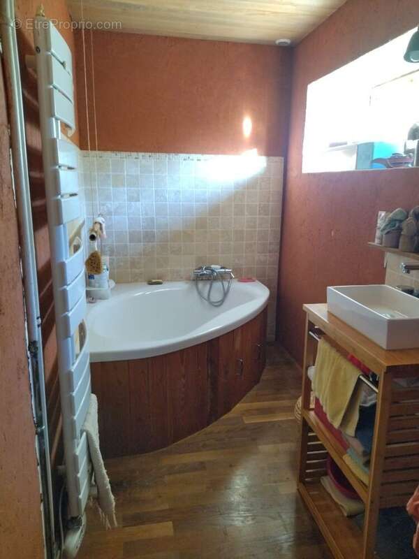 Maison à NEUVILLALAIS