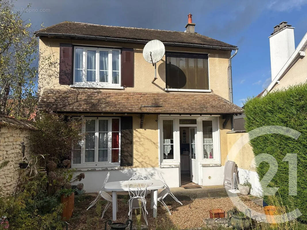 Maison à EZY-SUR-EURE