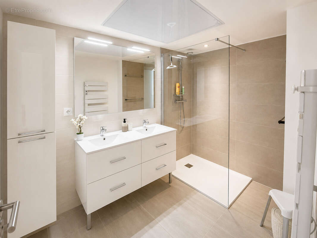 Appartement à SAINT-CYR-SUR-MER
