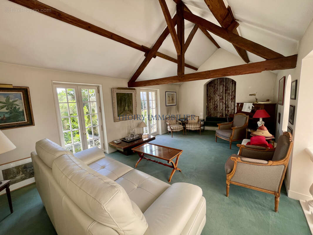 Maison ancienne de charme de 8 pièces sur 519 m2. - photo 15