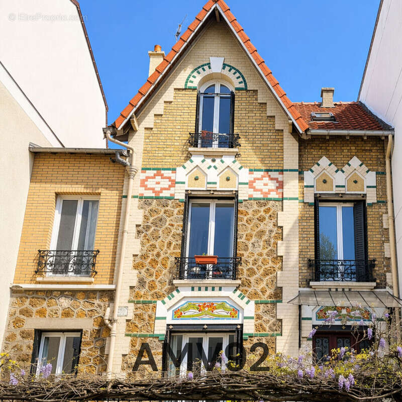 Maison à LA GARENNE-COLOMBES