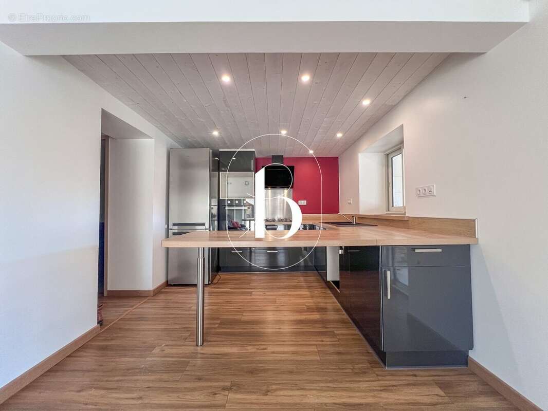 Maison à ORGNAC-L'AVEN