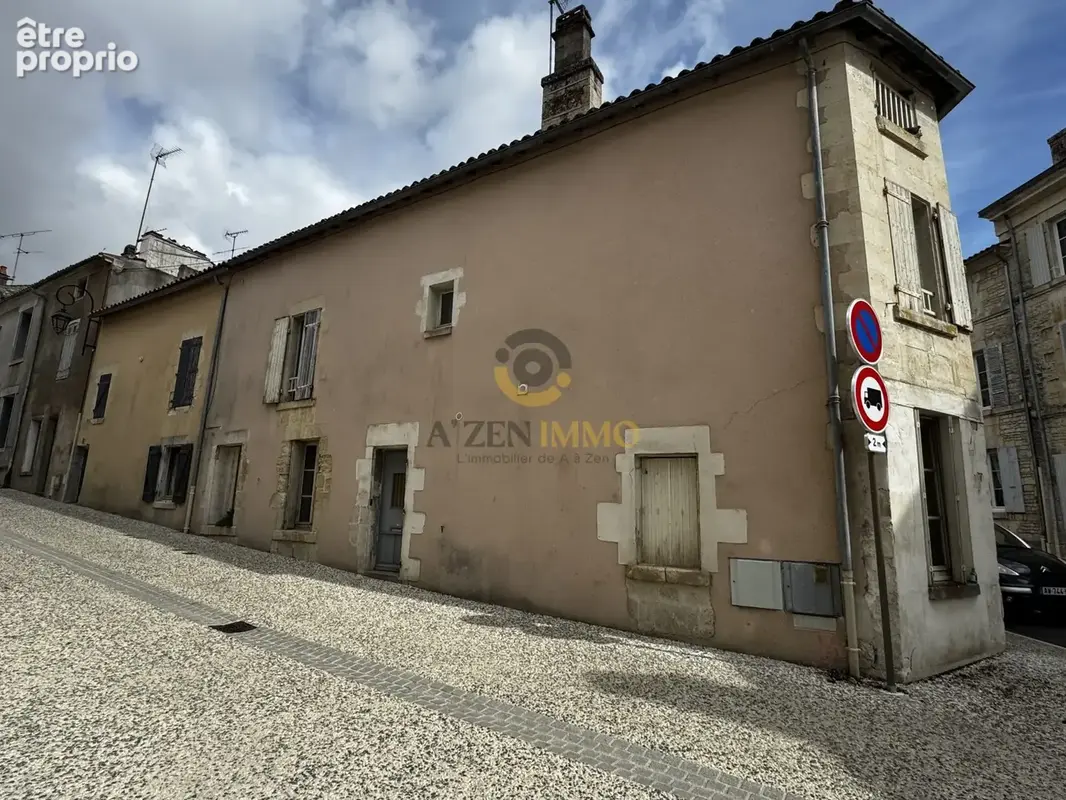 Photo Maison à Fontenay-Le-Comte au prix de 121 000€