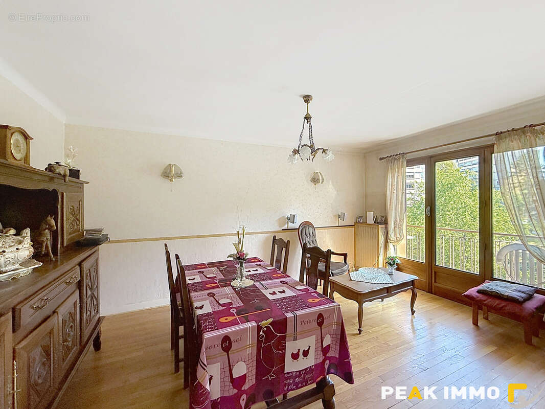 T3 - 76m2 - Secteur des Pommaries - 2 balcons - cave - - photo 3