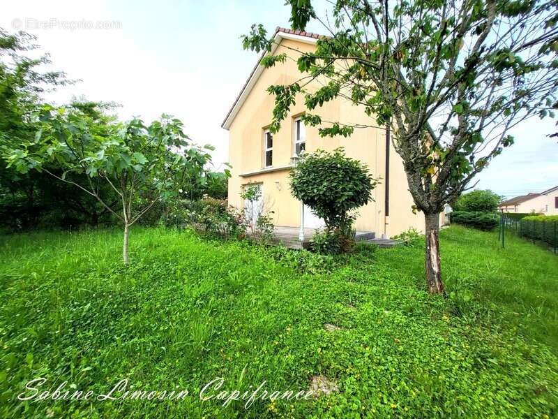 Maison à VIEUX-CHARMONT