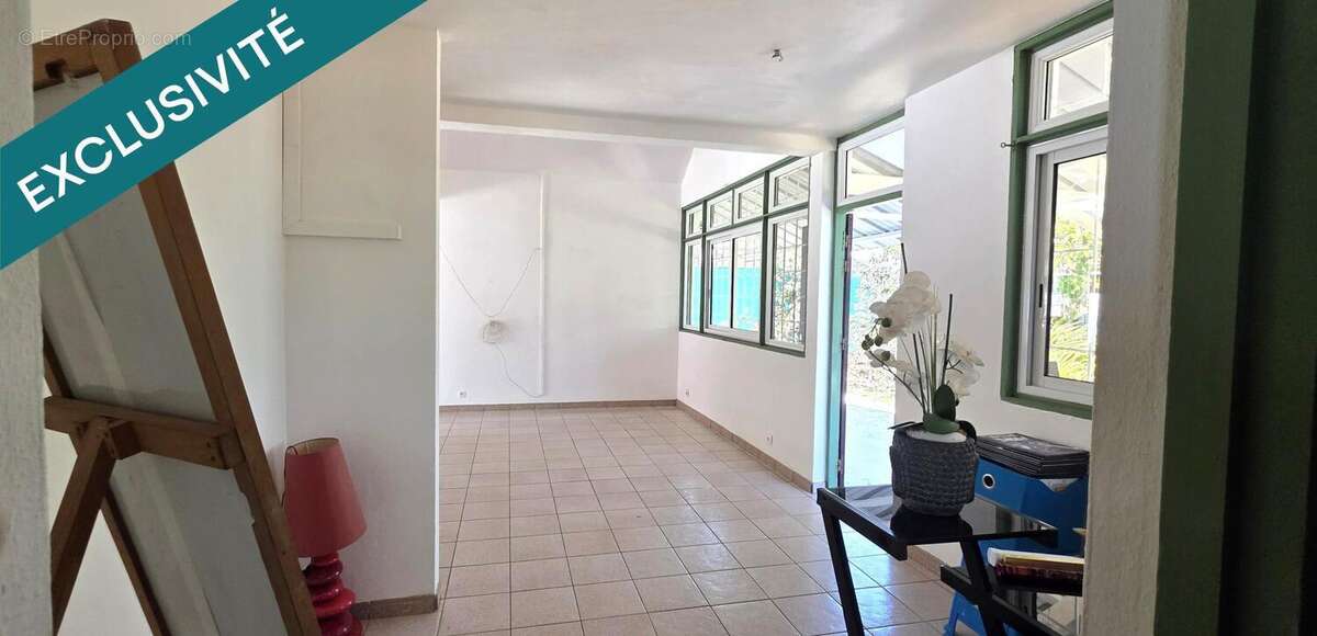 Photo 4 - Maison à REMIRE-MONTJOLY