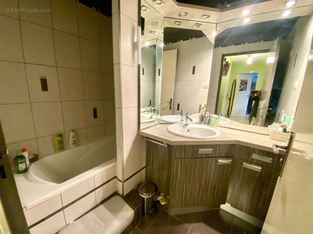 Appartement à VILLENEUVE-LOUBET