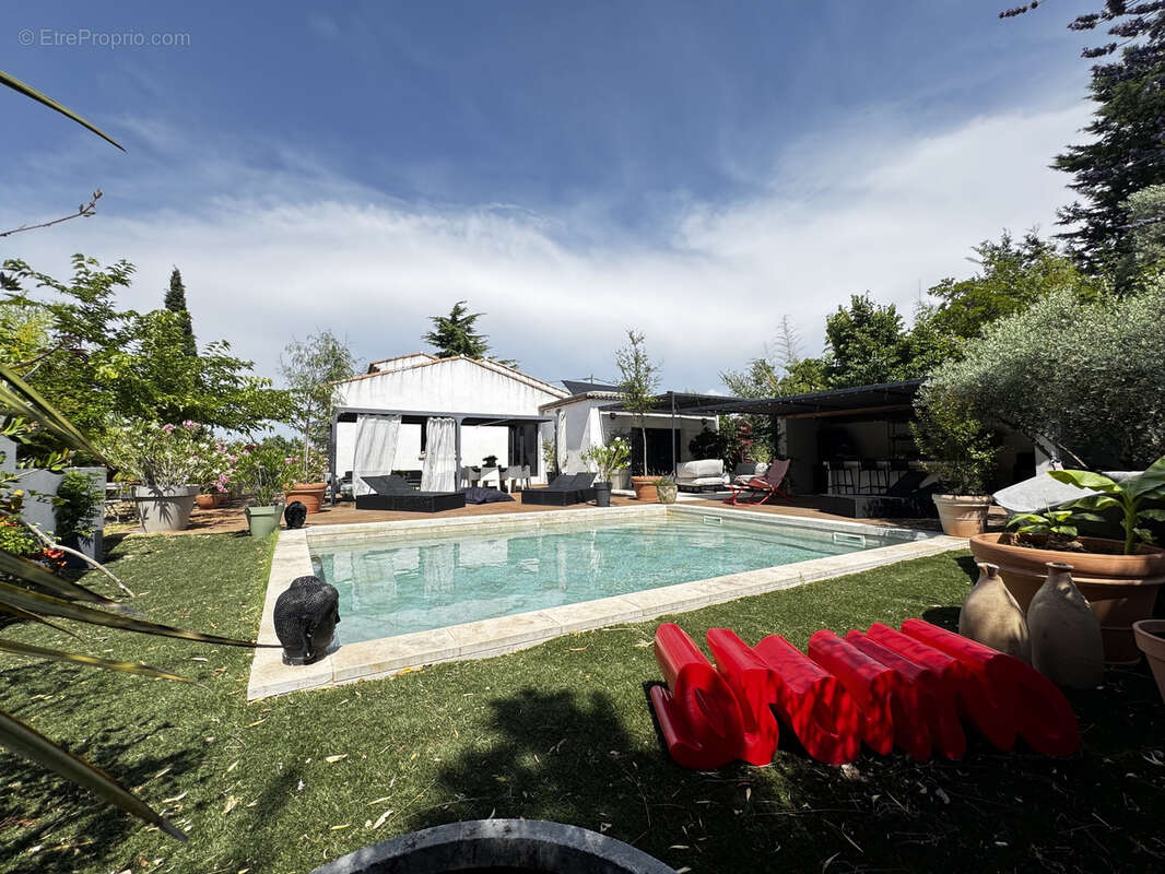 A vendre Maison T6 210m2 sur 2500m2 Terrain. Piscine. - photo 22