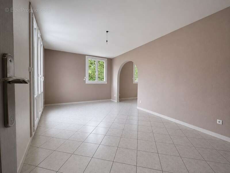 Appartement à SAINT-CYR-SUR-LOIRE