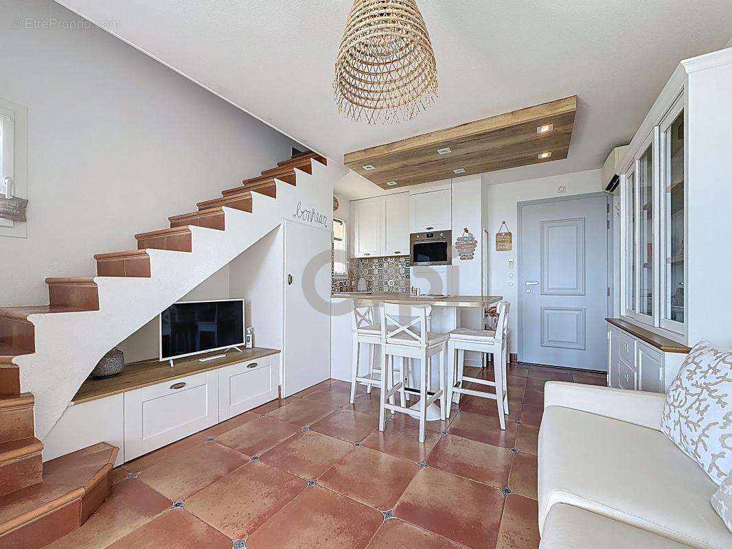 Maison à LES ISSAMBRES