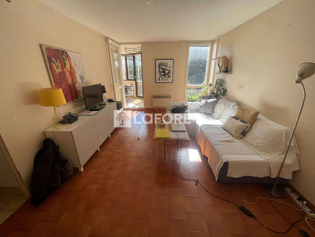 Appartement à SAINT-LAURENT-DU-VAR