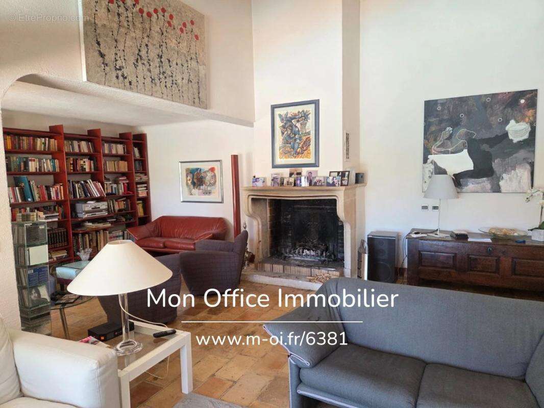Référence : 6381-NGU. - Maison 12 pièces 376 m2 - photo 6