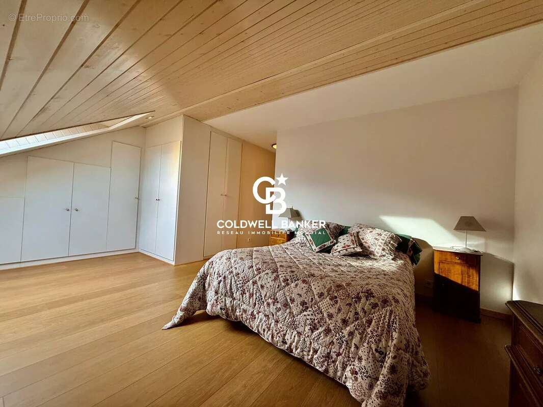 Magnifique attique en duplex dans une jolie copro d'Ambilly 74100 - photo 9