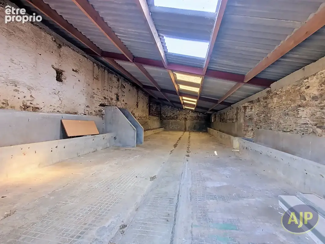 Belle grange en pierre sur + 1800 m² - photo 3