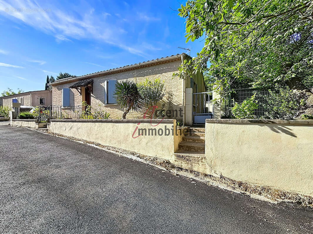 Maison à ROBION