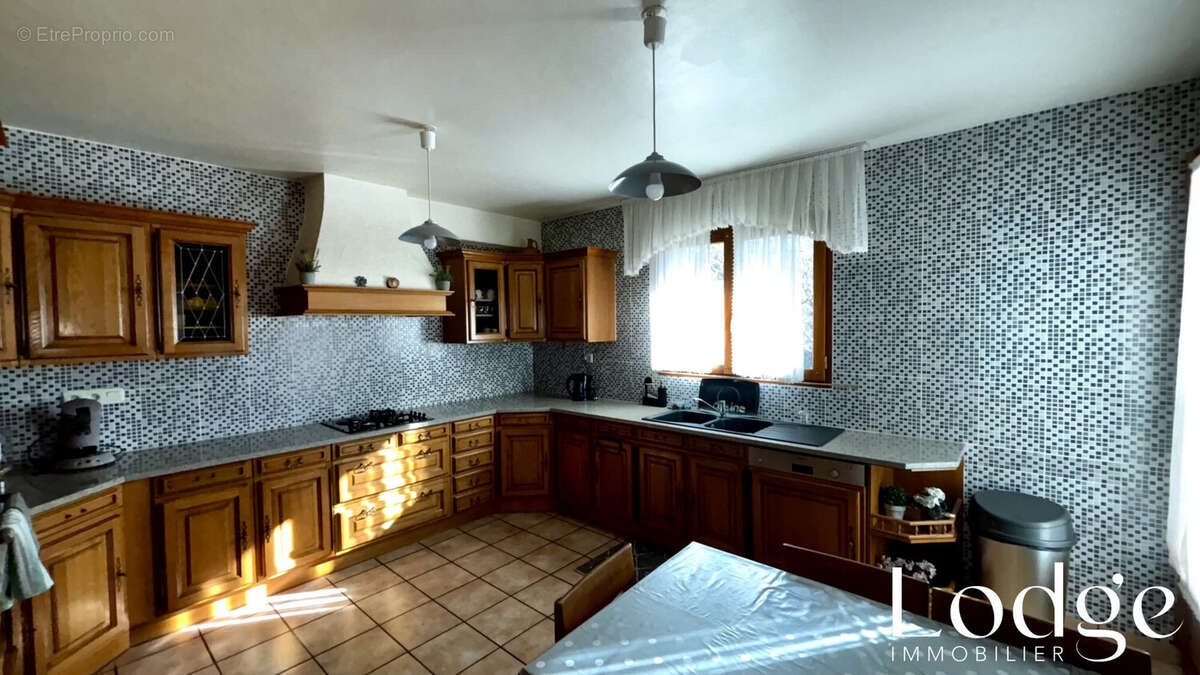 Maison à LA ROCHE-DE-RAME