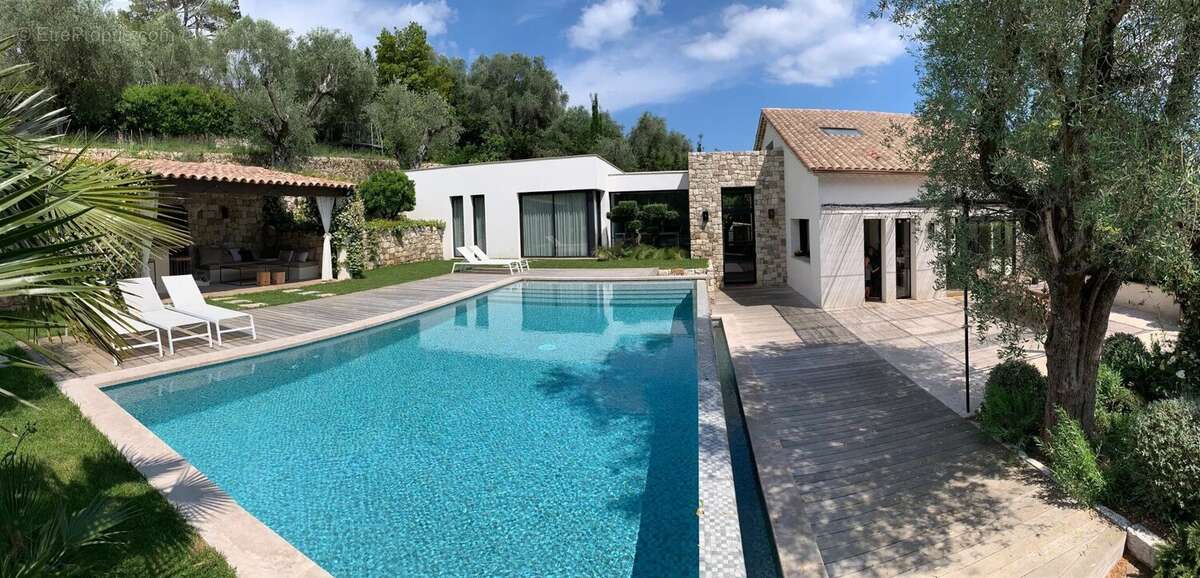Maison à MOUGINS