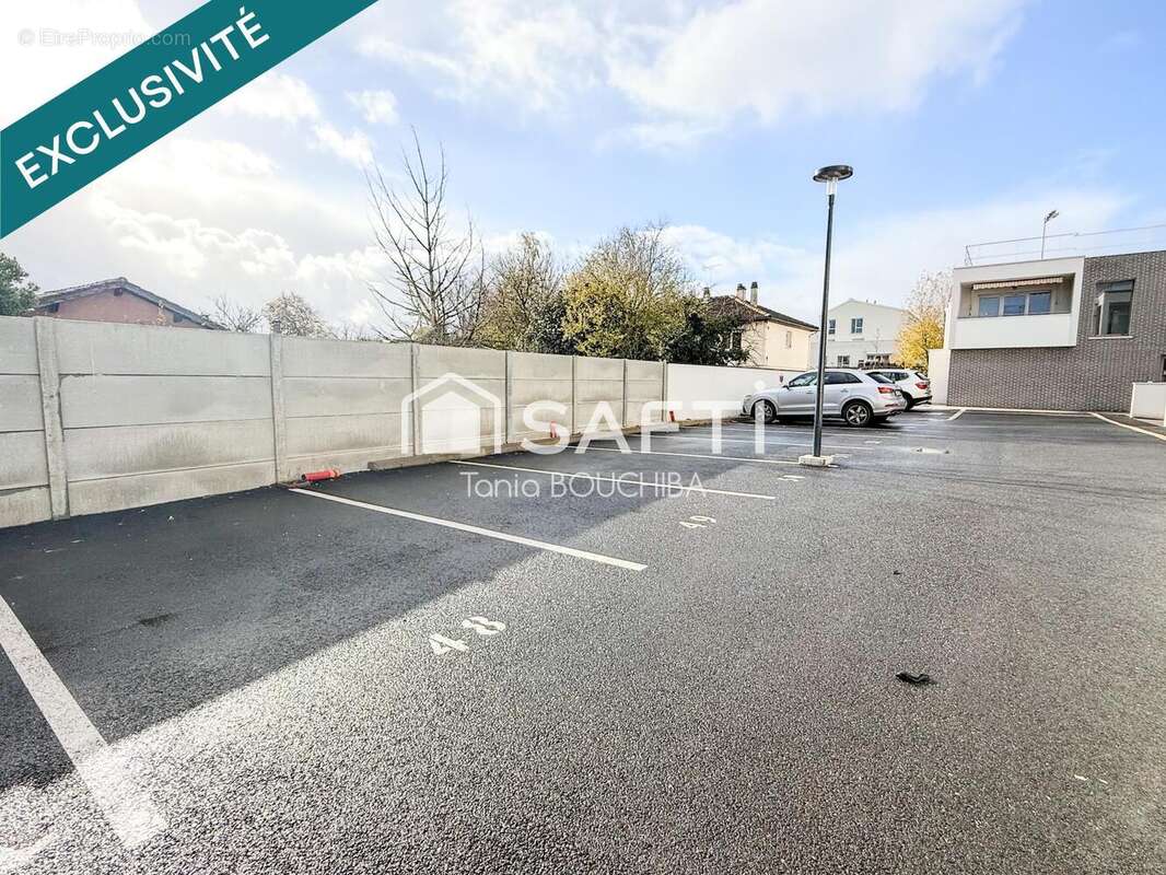 Photo 2 - Parking à VILLENAVE-D'ORNON